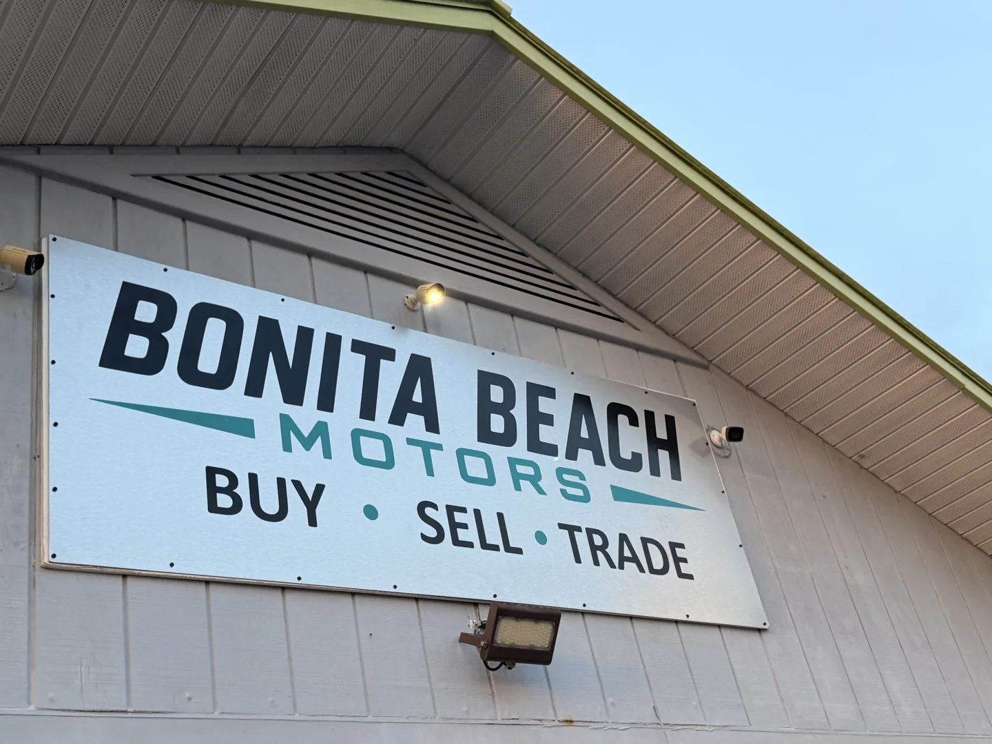 Bonita Beach Motors: Custom exterior business sign